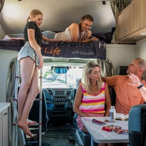 Maui Platinum Beach Motorhome – 4 Berth Interior