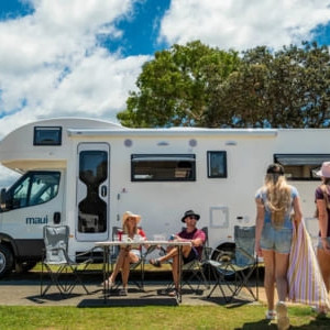 Maui Platinum Beach Motorhome – 4 Berth Side View 2