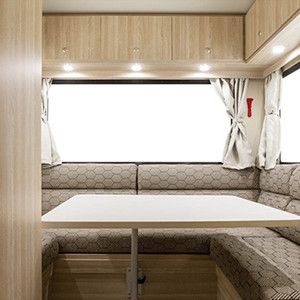apollo-euro-deluxe-motorhome-6-berth-dinette